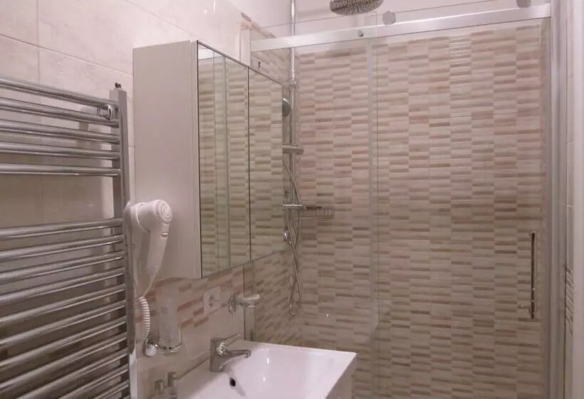 پانسیون Trevi Elegance Suite