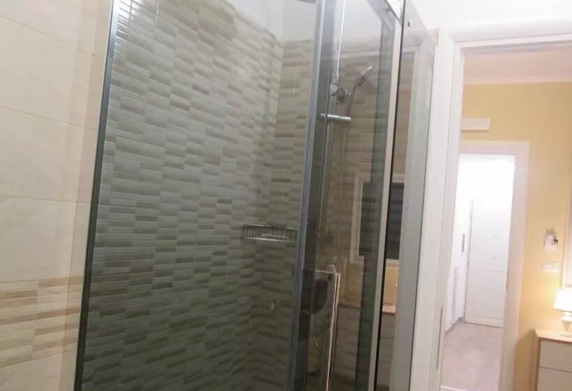 پانسیون Trevi Elegance Suite