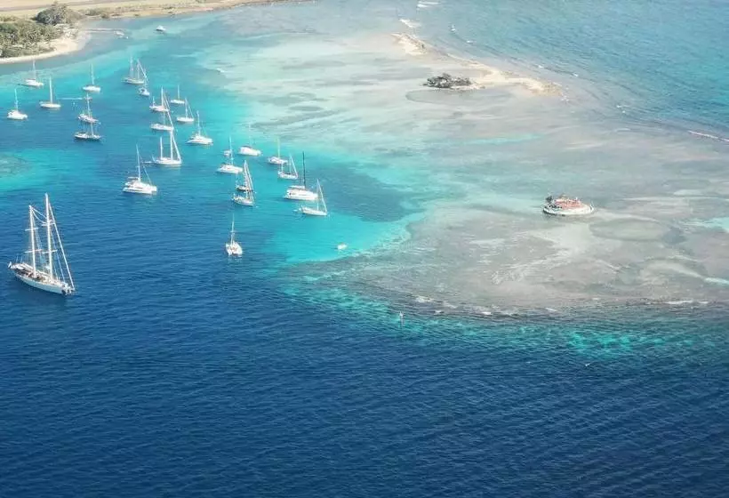 استراحتگاه Tenuta Chatham Bay