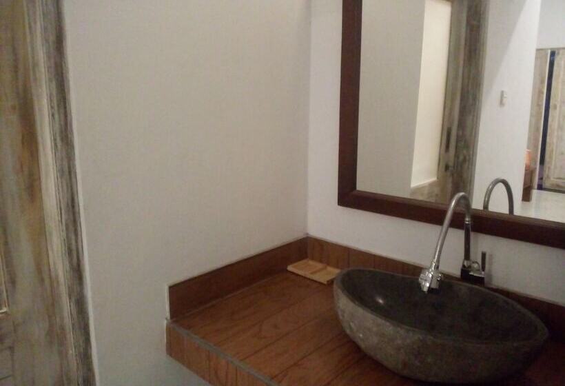 تختخواب و صبحانه Krisna Homestay