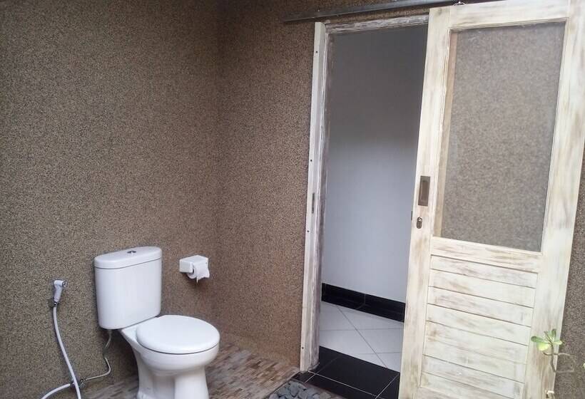 تختخواب و صبحانه Krisna Homestay