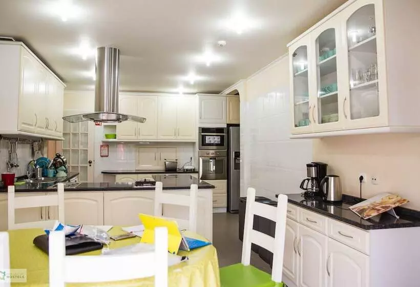 Help Yourself Hostels  Carcavelos Coast