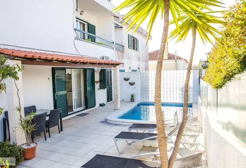 Help Yourself Hostels  Carcavelos Coast