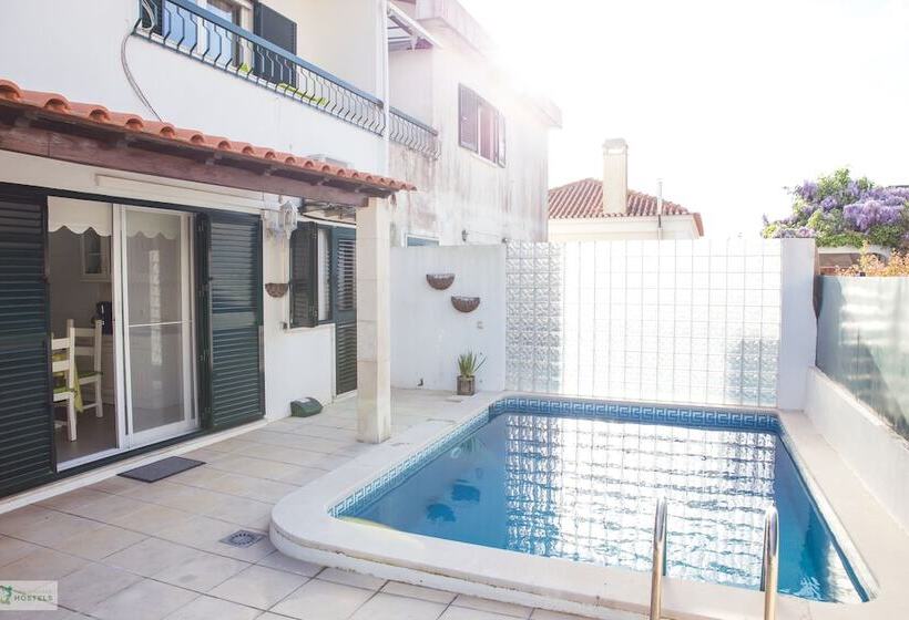 Help Yourself Hostels  Carcavelos Coast