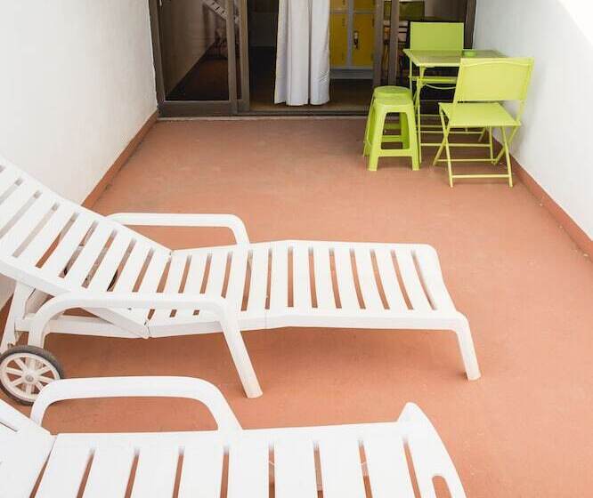 Help Yourself Hostels  Carcavelos Coast