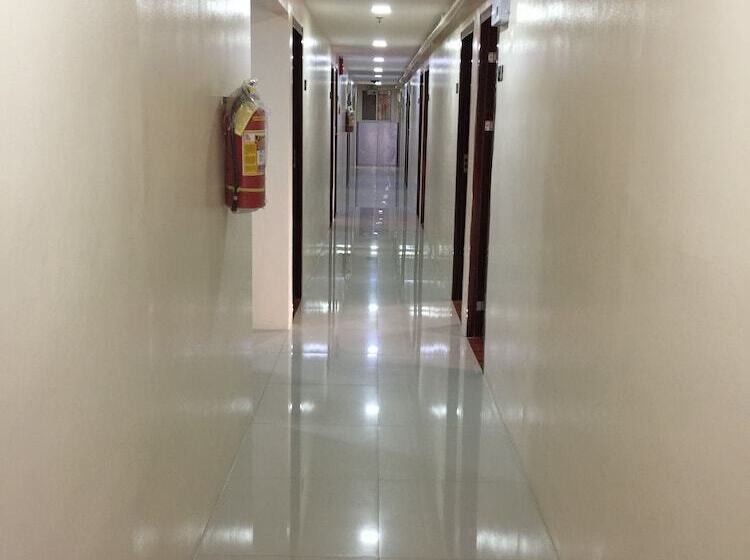 Hotel Cebu Courtyard