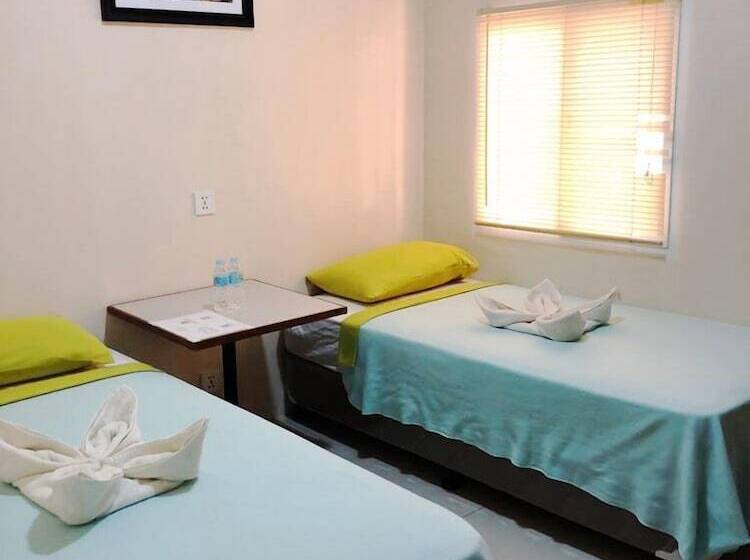 Hotel Cebu Courtyard