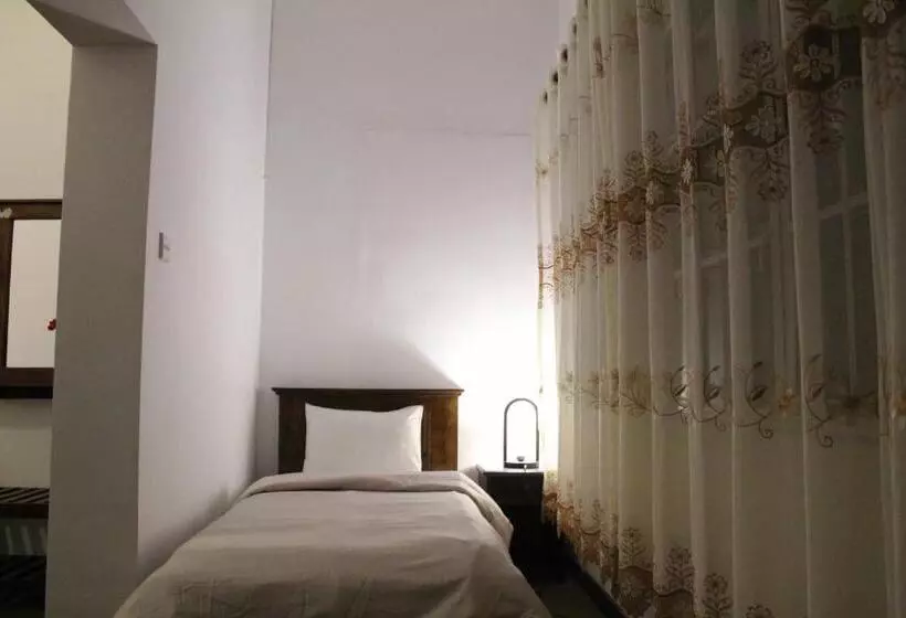 Hotelli Dewdrops At Lake Gregory