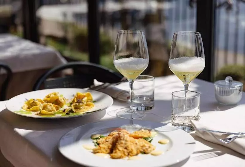 Hotelli La Foresta Monteisola