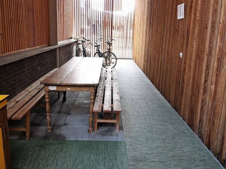 הוסטל Ooostel 2be Zaventem