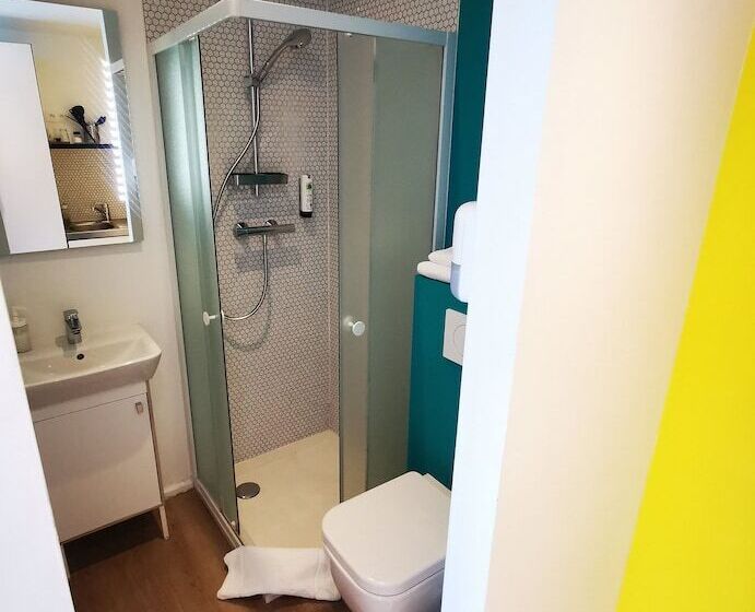 הוסטל Ooostel 2be Zaventem