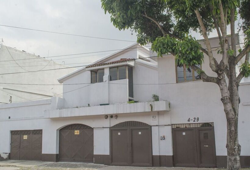 تختخواب و صبحانه Casa Nola