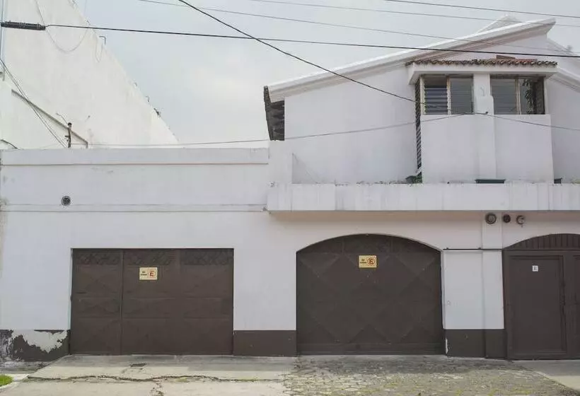 تختخواب و صبحانه Casa Nola