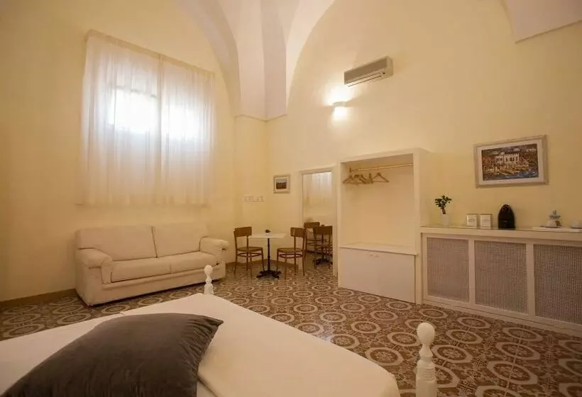 تختخواب و صبحانه Suite Nina 2