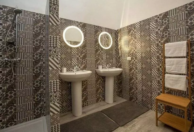 تختخواب و صبحانه Suite Nina 2