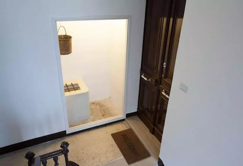 تختخواب و صبحانه Suite Nina 2