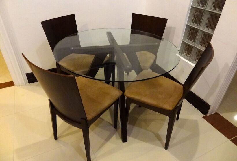 צימר The Executive Villa Inn & Suites