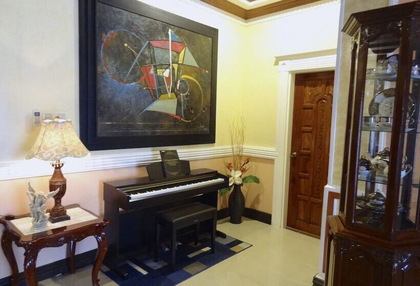 צימר The Executive Villa Inn & Suites