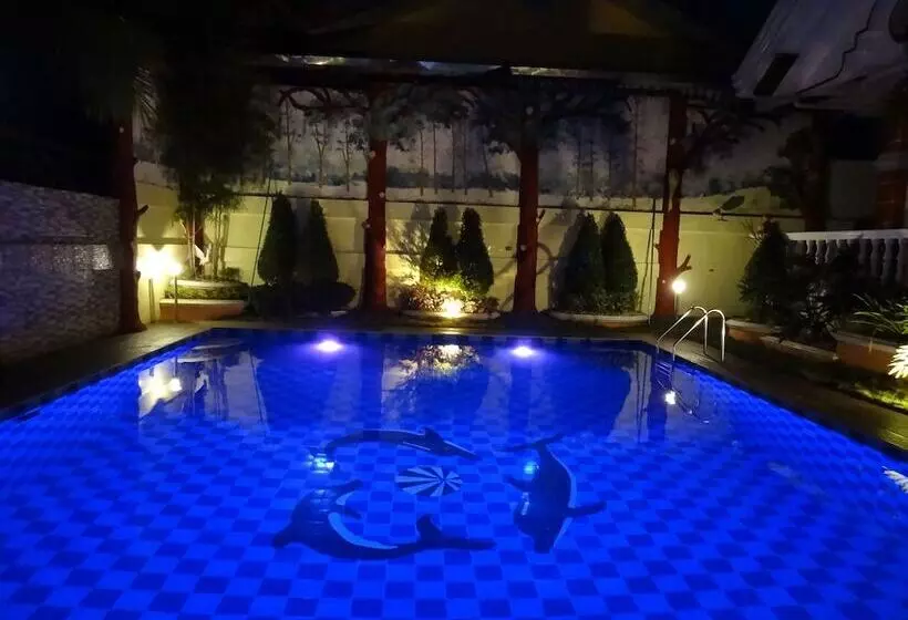 ベッドアンドブレックファースト The Executive Villa Inn & Suites