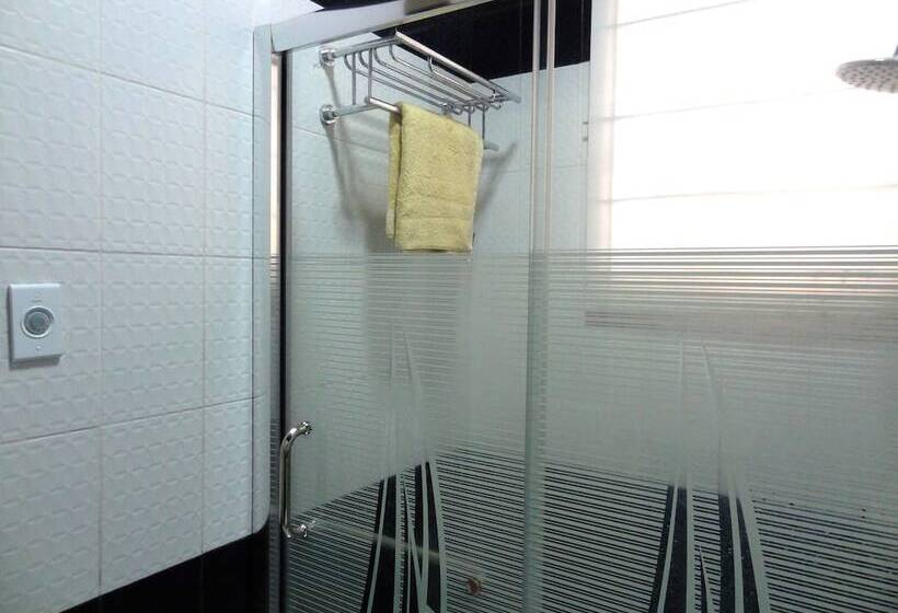 צימר The Executive Villa Inn & Suites