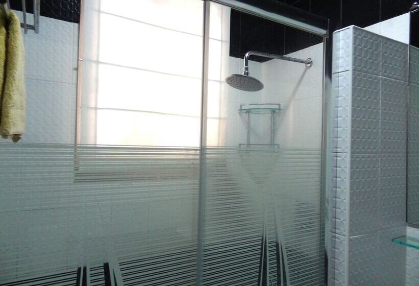 צימר The Executive Villa Inn & Suites