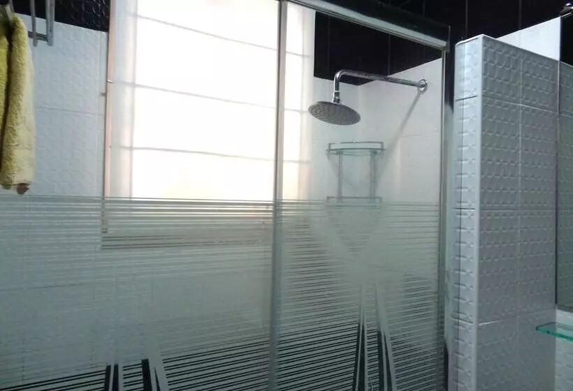 ベッドアンドブレックファースト The Executive Villa Inn & Suites