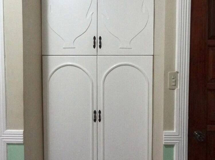 צימר The Executive Villa Inn & Suites