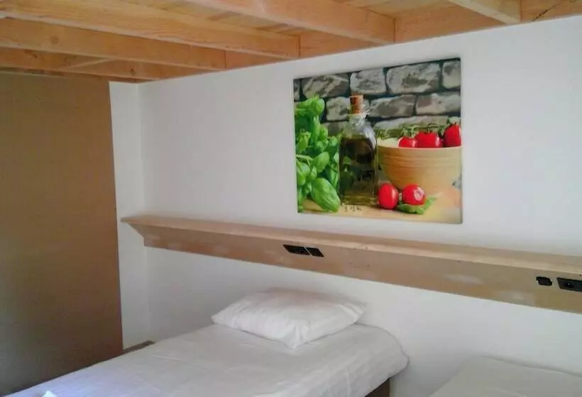 De Steenakker  Hostel