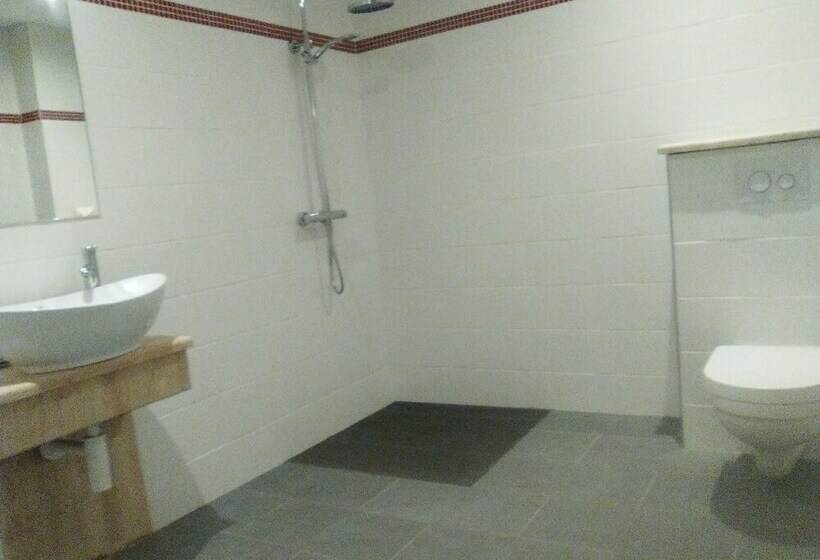 De Steenakker  Hostel