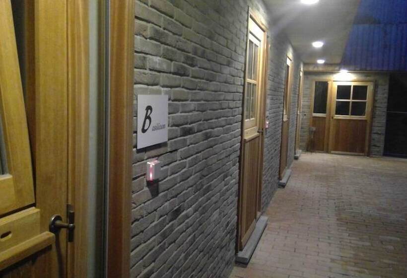 De Steenakker  Hostel