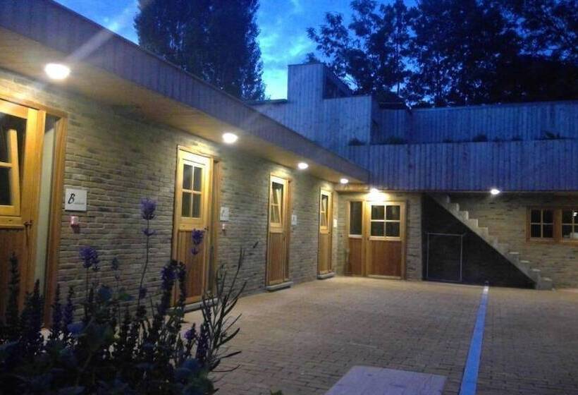 De Steenakker  Hostel