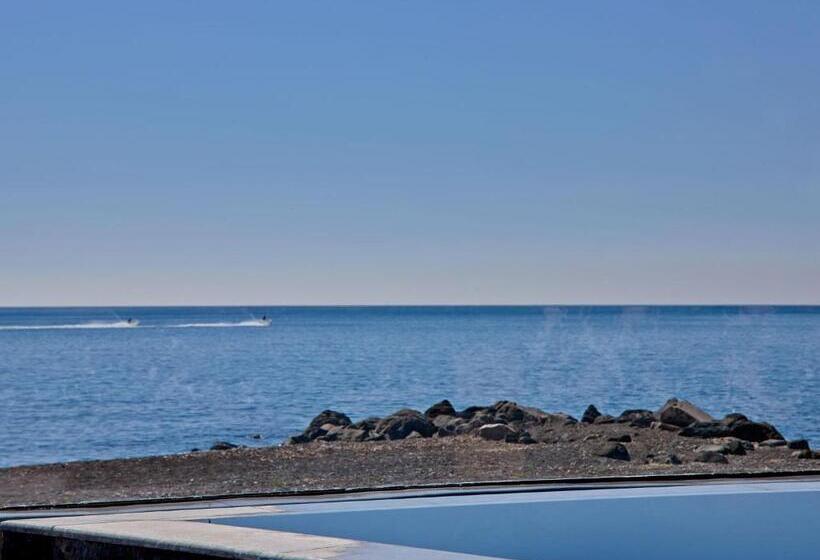 Incognito Beach Villa Santorini