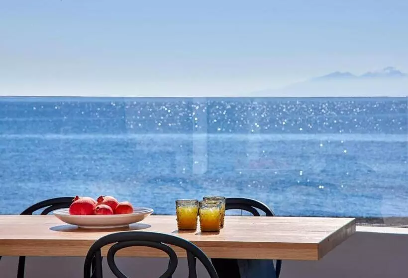 Incognito Beach Villa Santorini