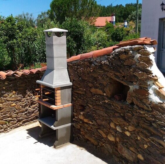 Visitar Bioucas Ii Casa Tradicional Portuguesa