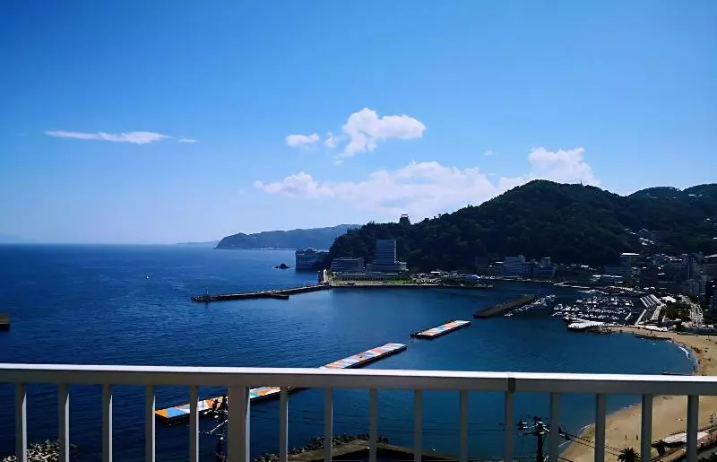 ユースホステル Atami Onsen Guest House Megumi 5 Minutes Walk From Atami Station