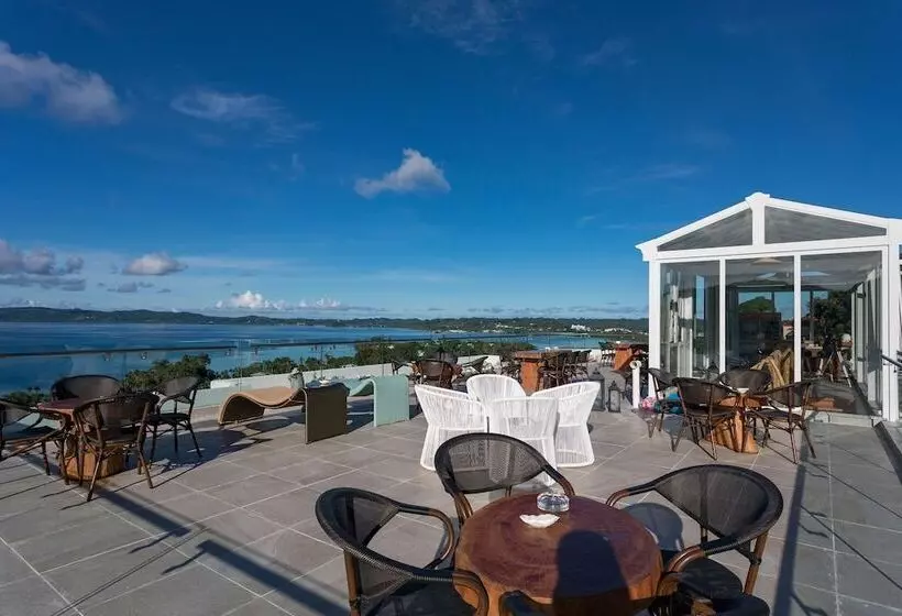 هتل Beluu Sea View Resort