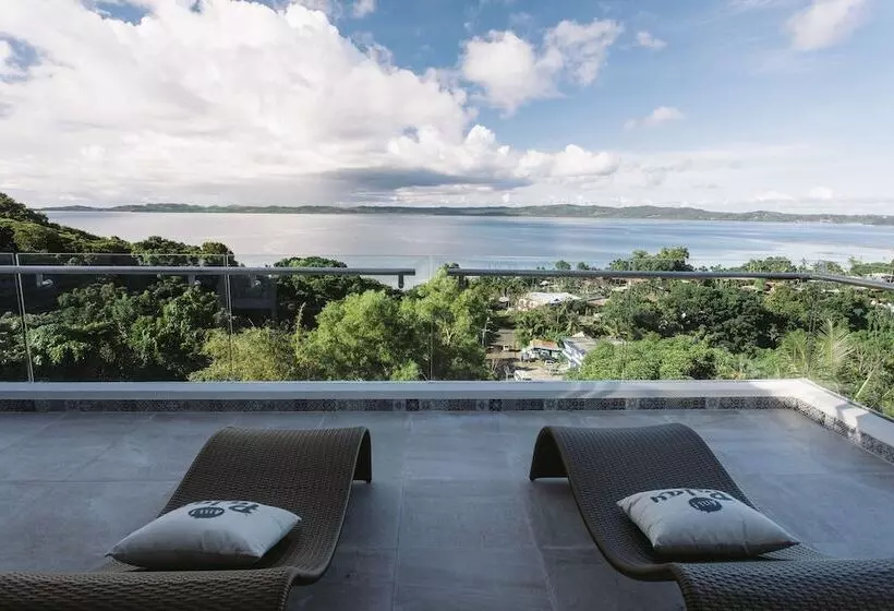 هتل Beluu Sea View Resort