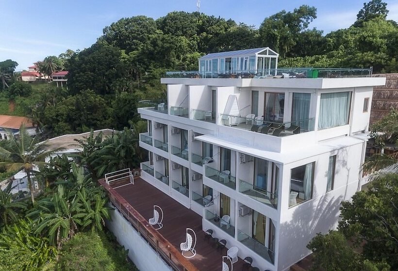 Отель Beluu Sea View Resort