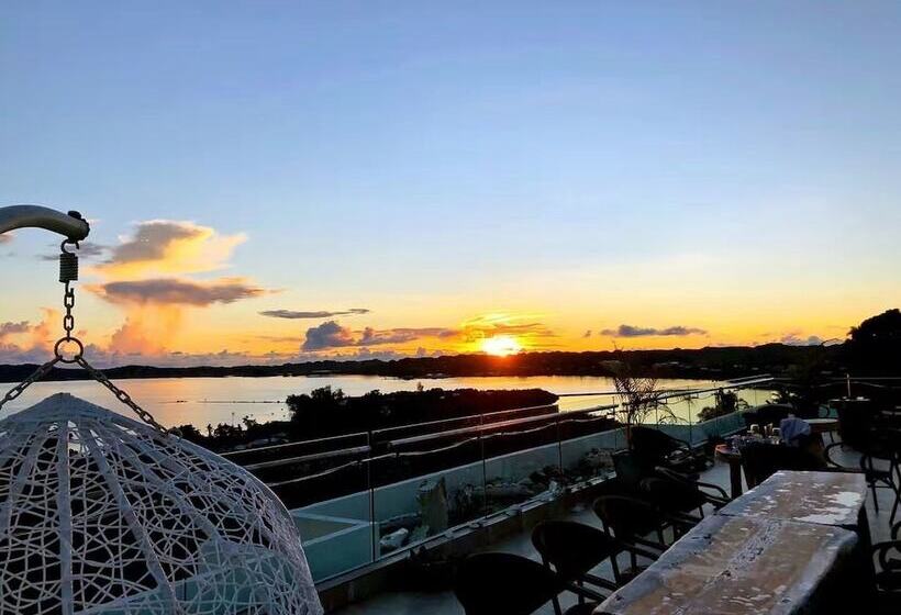 Отель Beluu Sea View Resort