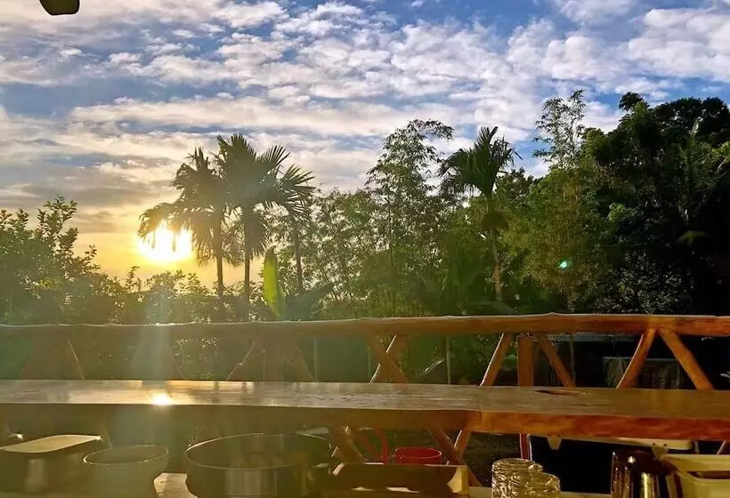 هتل Beluu Sea View Resort