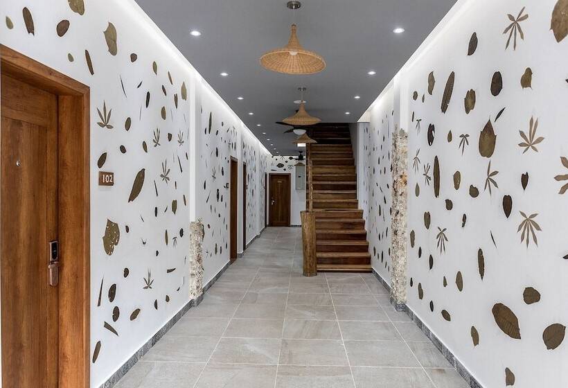 Отель Beluu Sea View Resort