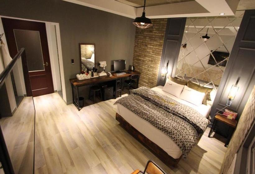 בית מלון כפרי Brown