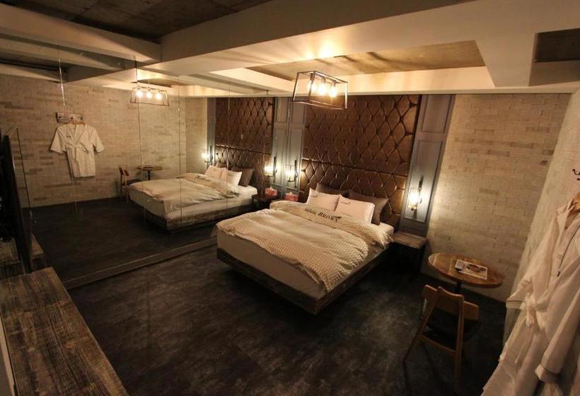 בית מלון כפרי Brown