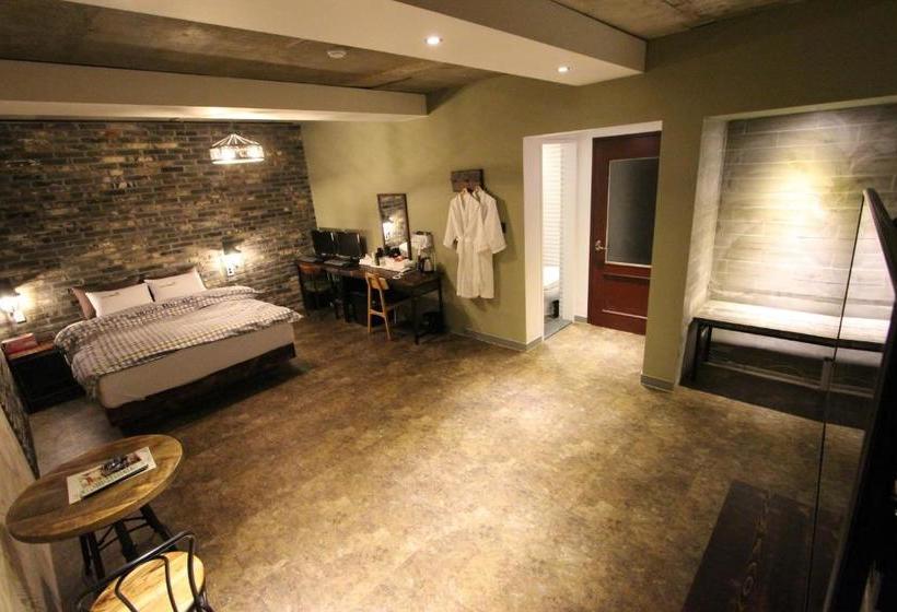 בית מלון כפרי Brown