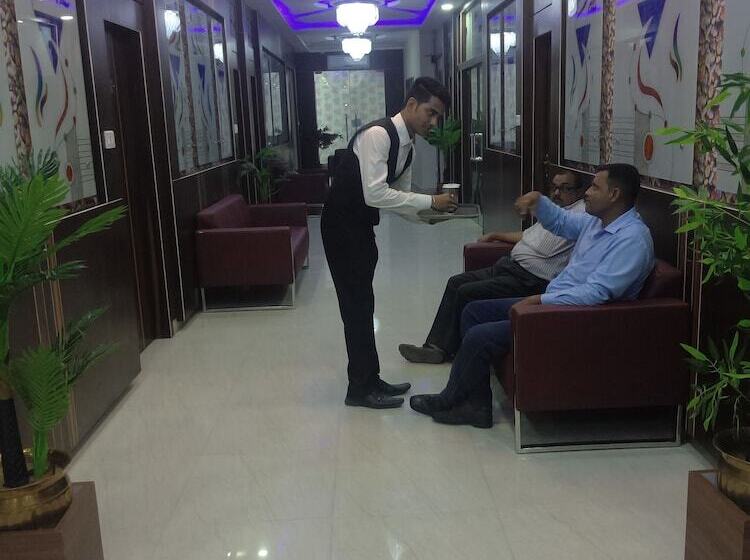 هتل Embassy International