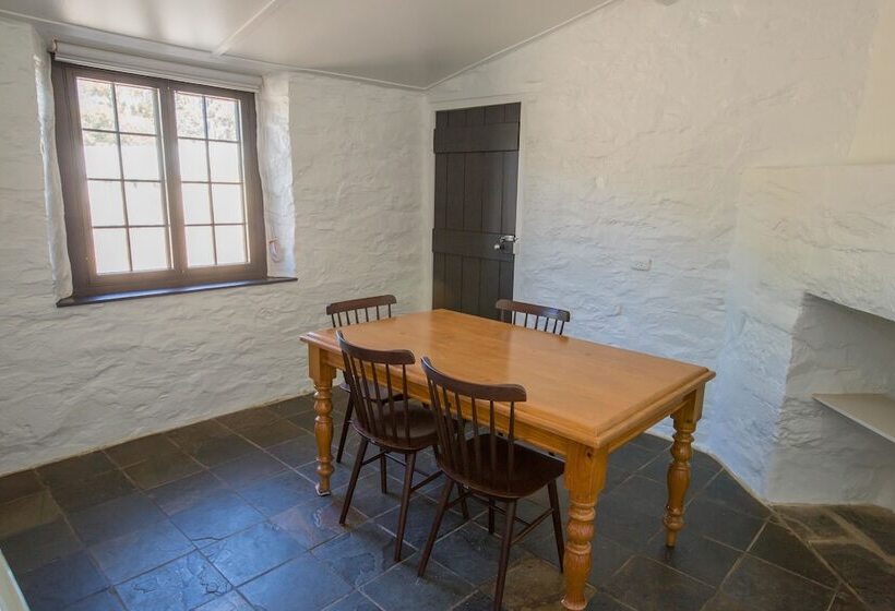 Paxton Square Cottages