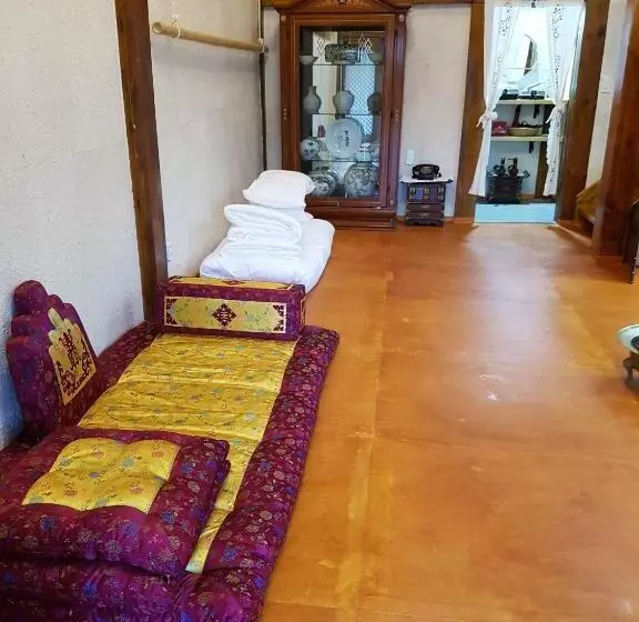 پانسیون The Hanok