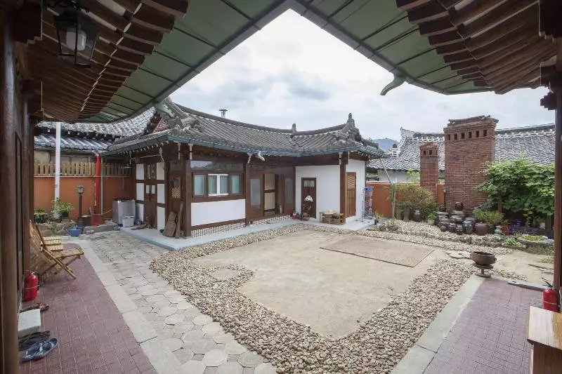 پانسیون The Hanok