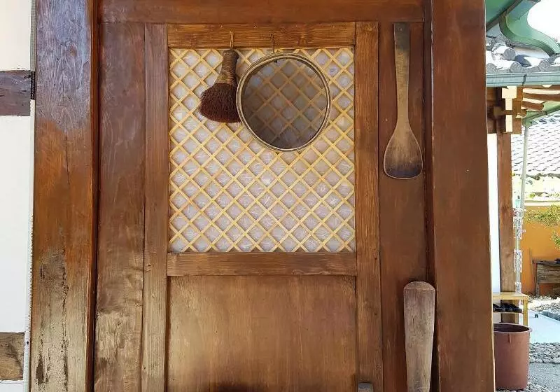 پانسیون The Hanok