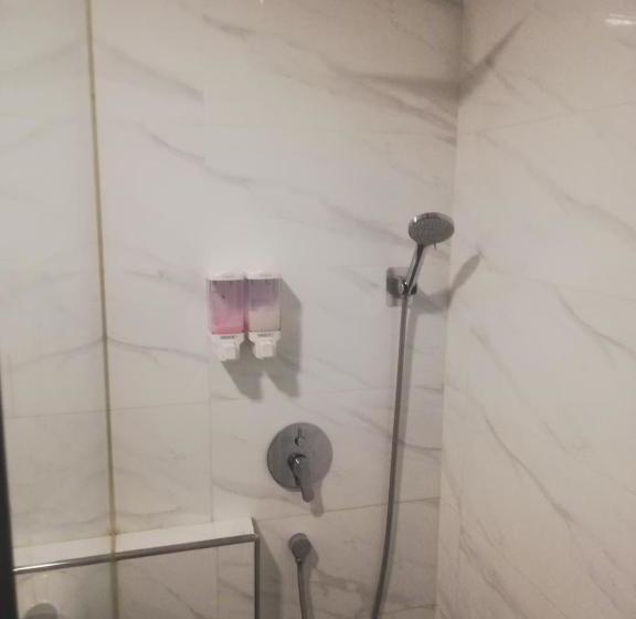 Hotel Capital O 90130 Sawadee